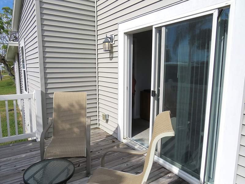 This 1,196 sq. ft., 2-bedroom, 2-bath manufactured home is - photo 14