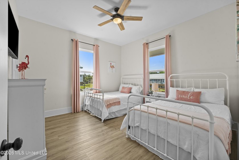 Welcome to this charming 1,400 sq ft, 3-bedroom, 2.5 bath raised - photo 18