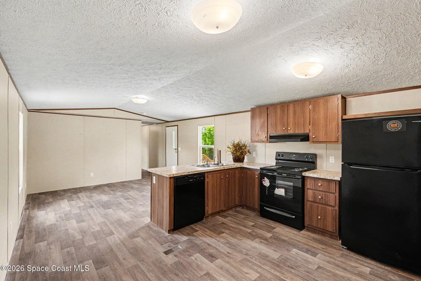Brand New Home and Utilities built on over Half an Acre in a - photo 8