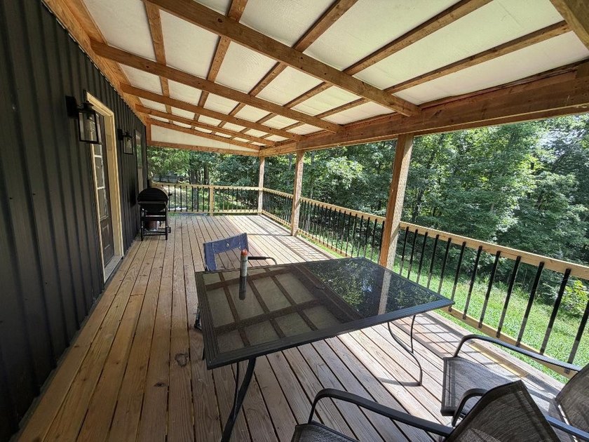 Almost-new barndominium in the highly desirable Indian Valley - photo 18