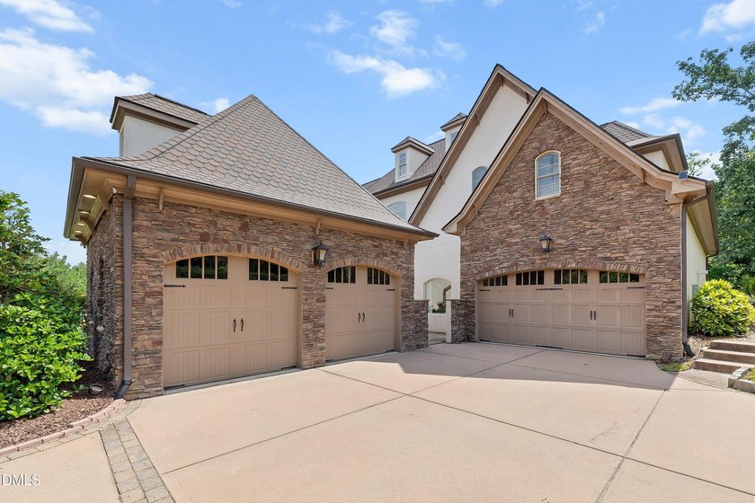 Welcome to this exceptional luxury estate in the prestigious The - photo 5