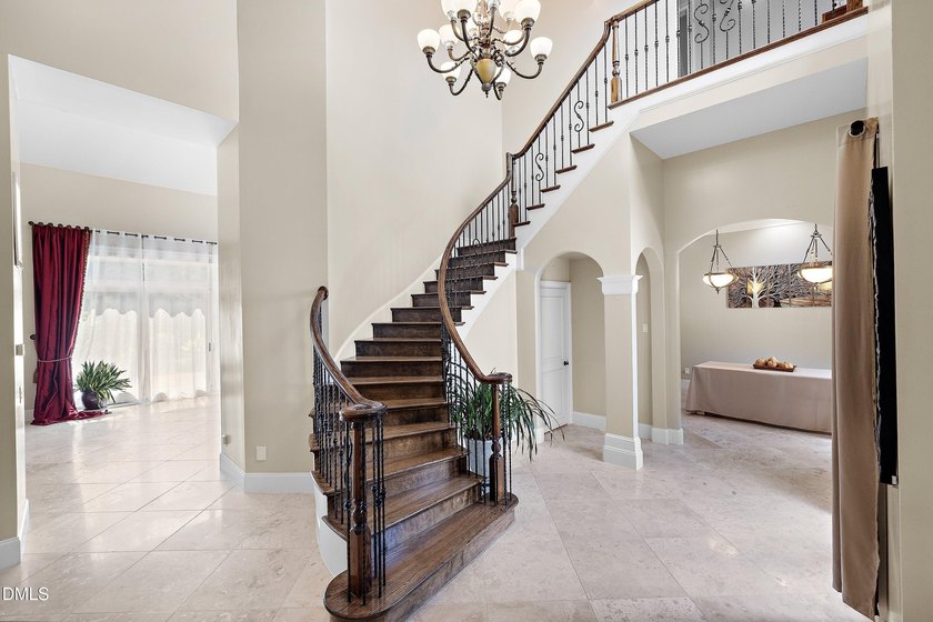 Welcome to this exceptional luxury estate in the prestigious The - photo 10