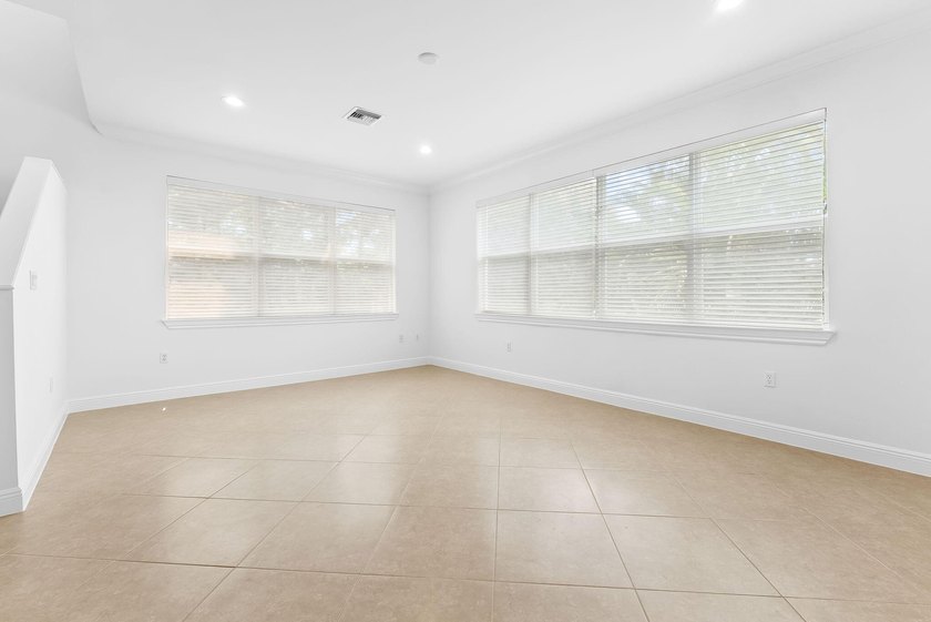 Downtown Fort Lauderdale Townhouse in Gated Community. Corner - photo 11