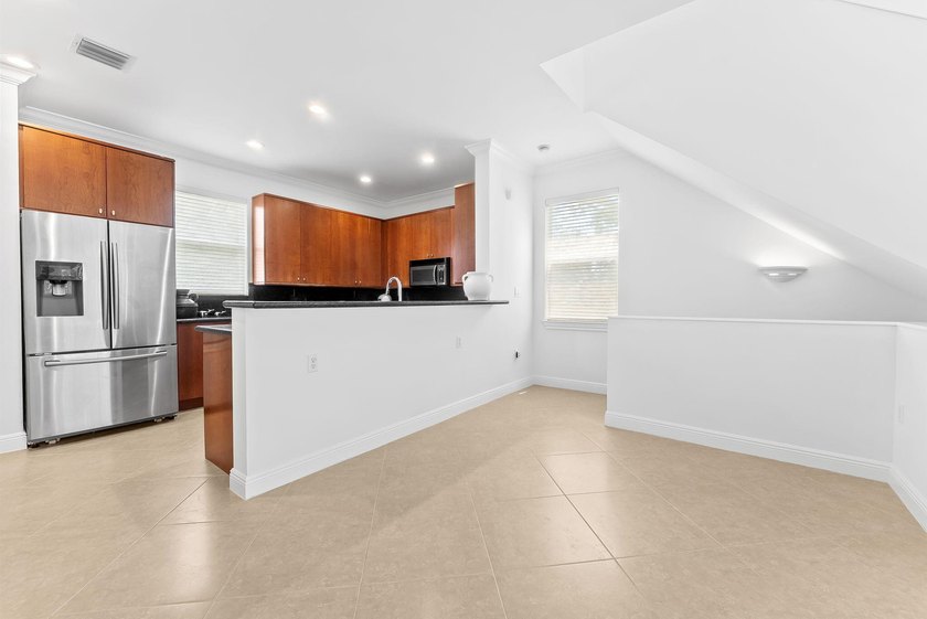 Downtown Fort Lauderdale Townhouse in Gated Community. Corner - photo 12
