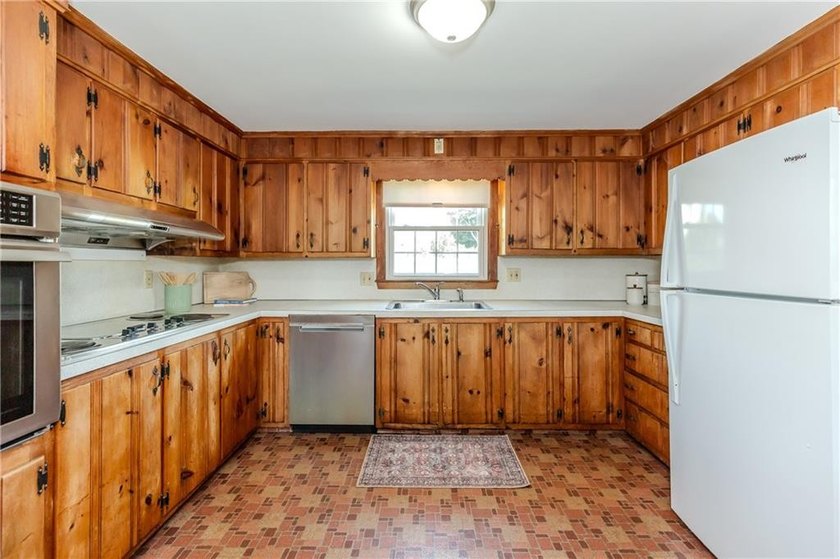 Timeless charm, abundant natural light, and an unbeatable - photo 13
