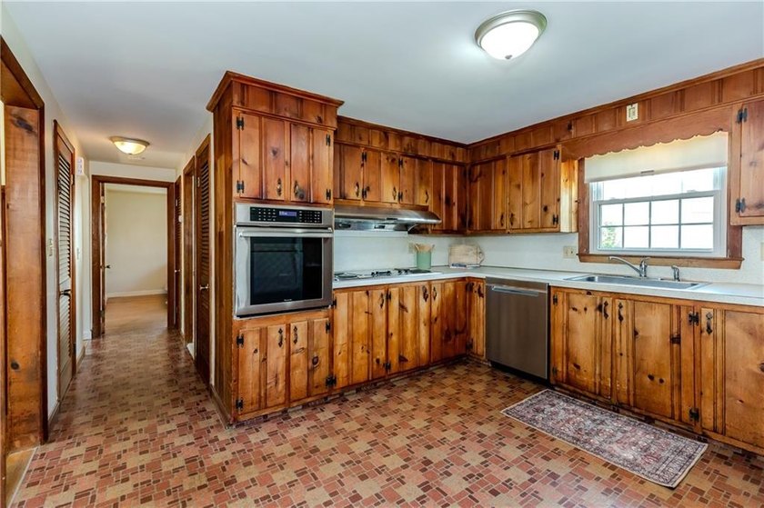 Timeless charm, abundant natural light, and an unbeatable - photo 15
