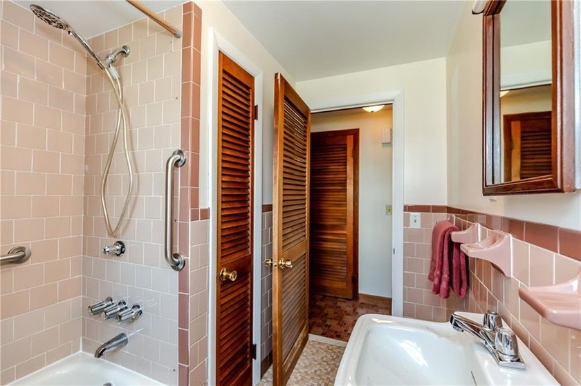 Timeless charm, abundant natural light, and an unbeatable - photo 16