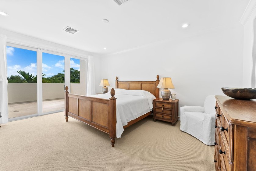 Downtown Fort Lauderdale Townhouse in Gated Community. Corner - photo 17