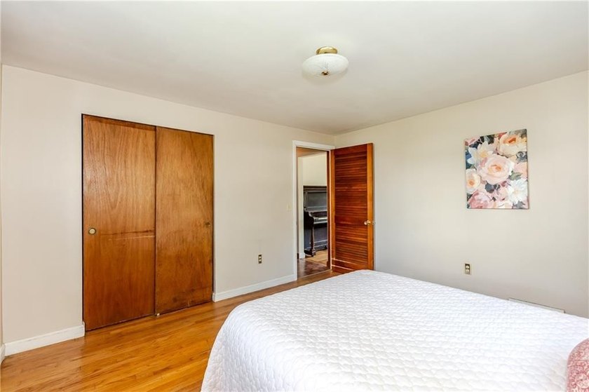 Timeless charm, abundant natural light, and an unbeatable - photo 21