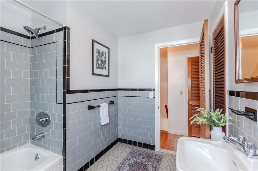 Timeless charm, abundant natural light, and an unbeatable - photo 28