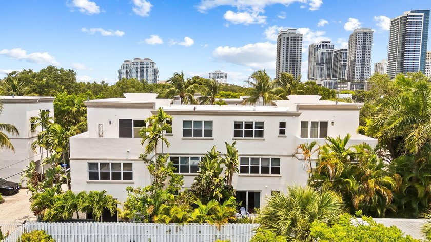Downtown Fort Lauderdale Townhouse in Gated Community. Corner - photo 30