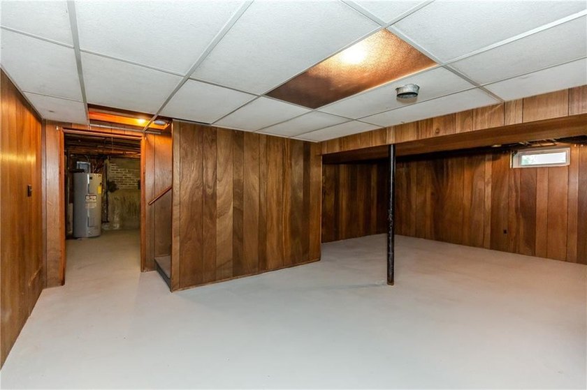 Timeless charm, abundant natural light, and an unbeatable - photo 35
