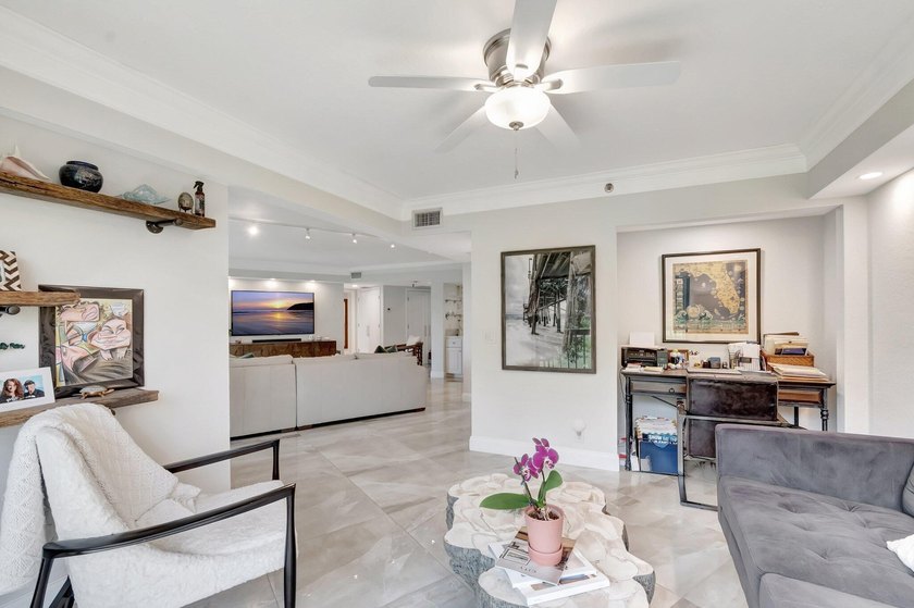 Finest location in Palm Beach, ultra- private, golf course and - photo 12