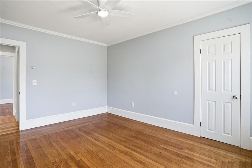 LOCATION! LOCATION! LOCATION!! THIS COMPLETELY UPDATED 3 BED 1.5 - photo 13