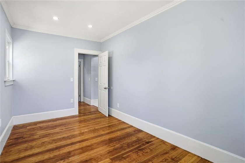 LOCATION! LOCATION! LOCATION!! THIS COMPLETELY UPDATED 3 BED 1.5 - photo 15