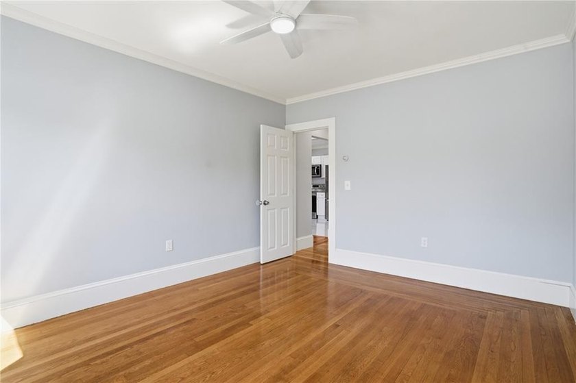 LOCATION! LOCATION! LOCATION!! THIS COMPLETELY UPDATED 3 BED 1.5 - photo 17