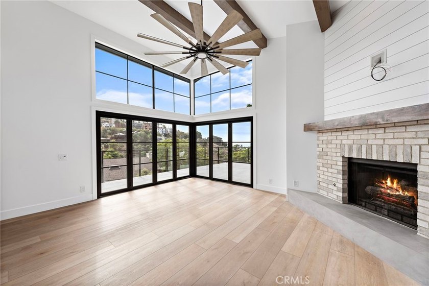 Exquisite Coastal Retreat | Fully Remodeled 3BR/3BA with - photo 10