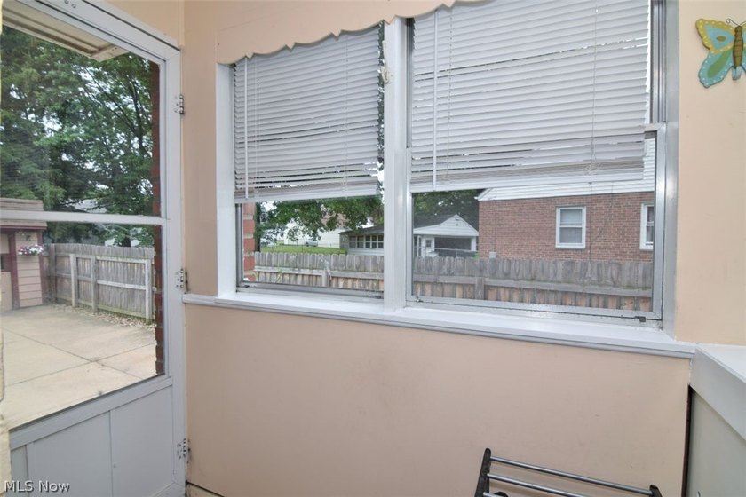 Welcome home to this well-maintained 3-bedroom, 2 full bathroom - photo 11