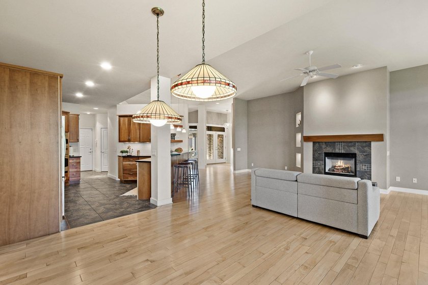 This gorgeous condo greets you with a handsome craftsman - photo 11
