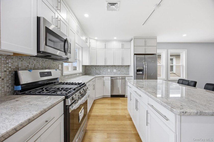 Brand New Construction (Built in 2023) - Legal Two-Family Home - photo 4