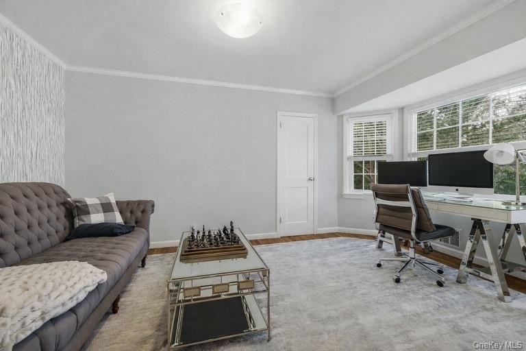 Located in the Village of Flower Hill, 38 Hewlett Lane is a - photo 19