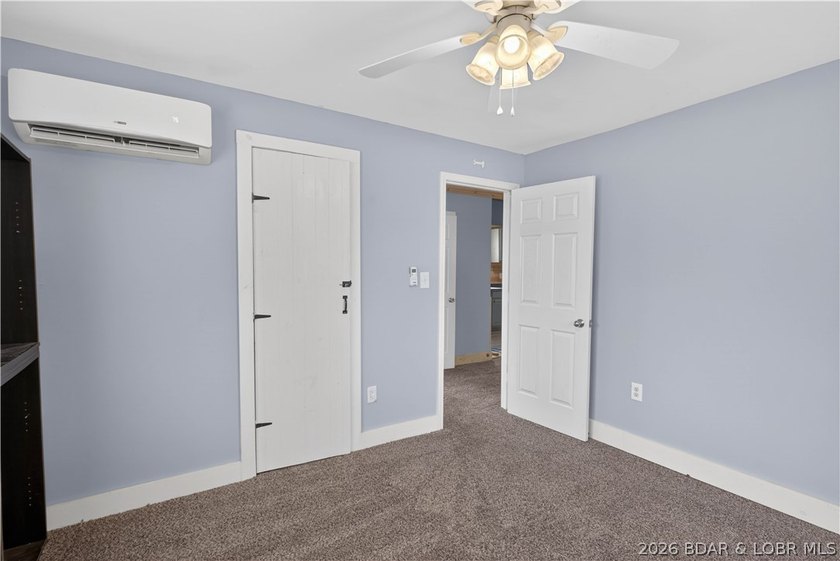 Charming 3-bedroom, 2-bath home located near the Lake of the - photo 26