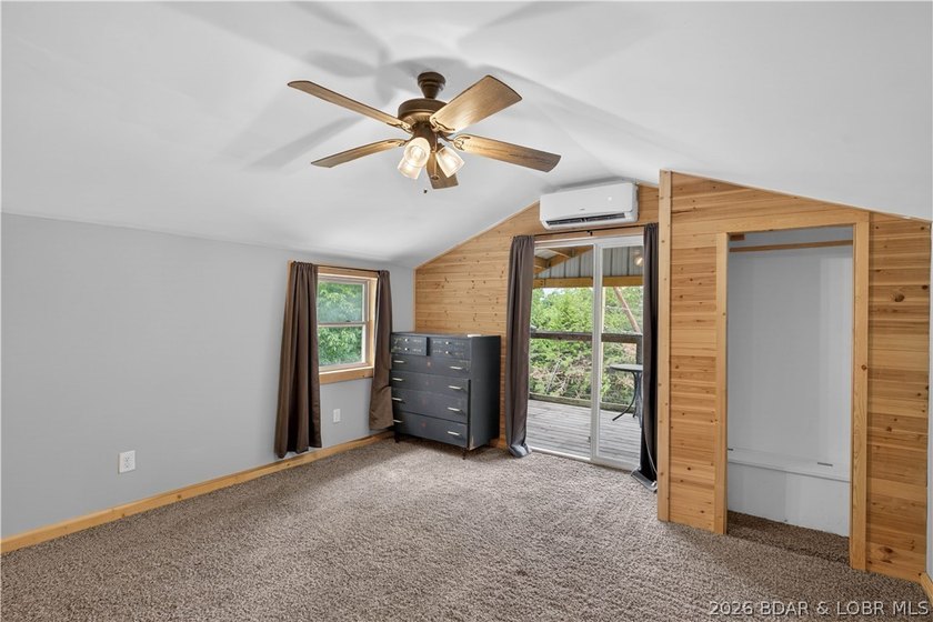 Charming 3-bedroom, 2-bath home located near the Lake of the - photo 30