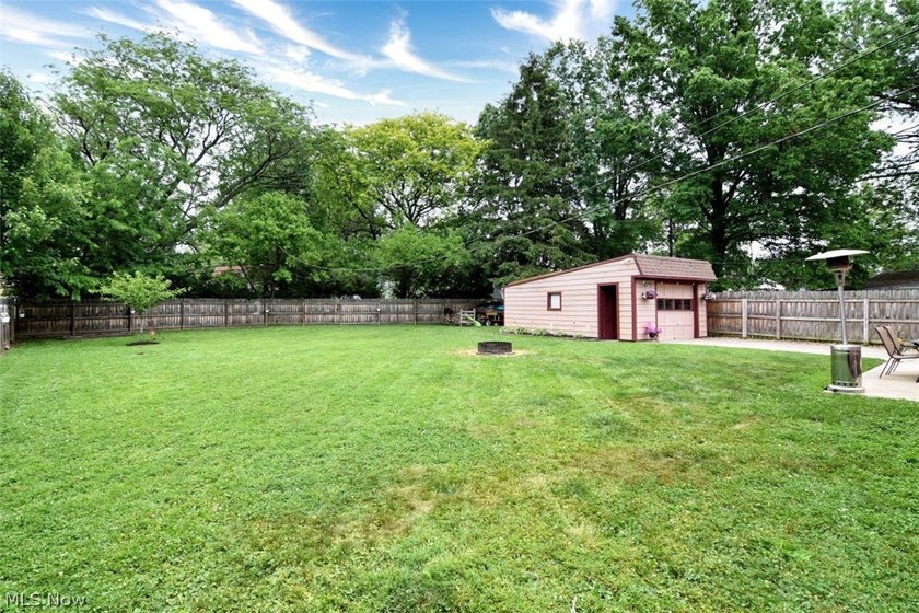 Welcome home to this well-maintained 3-bedroom, 2 full bathroom - photo 31