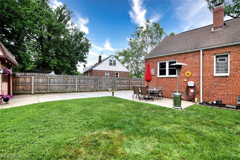 Welcome home to this well-maintained 3-bedroom, 2 full bathroom - photo 33