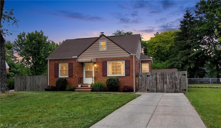 Welcome home to this well-maintained 3-bedroom, 2 full bathroom - photo 36