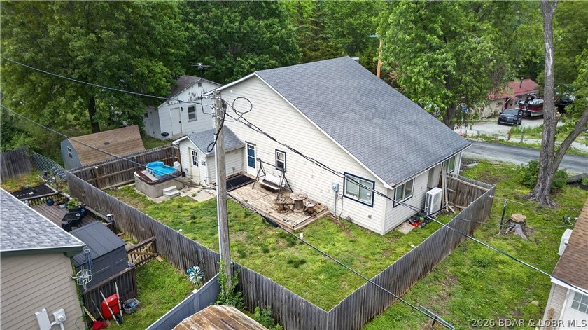 Charming 3-bedroom, 2-bath home located near the Lake of the - photo 42
