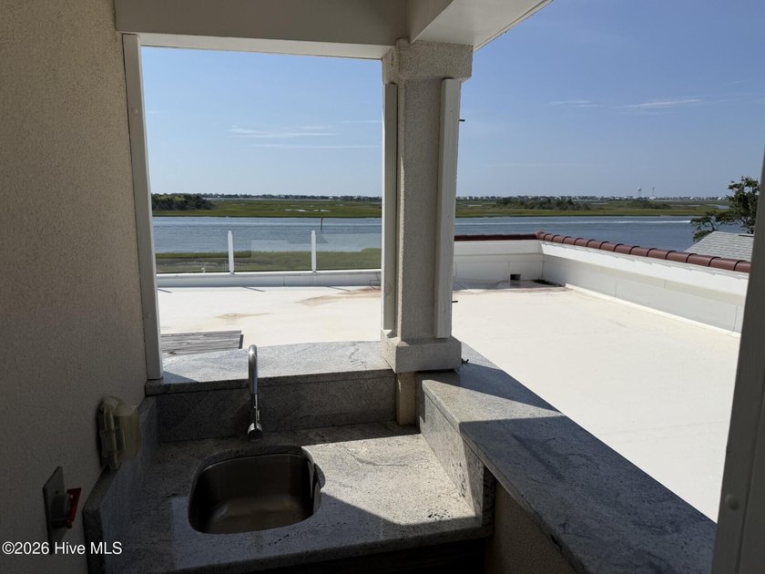Enjoy a true waterfront boating lifestyle in this exceptional - photo 44
