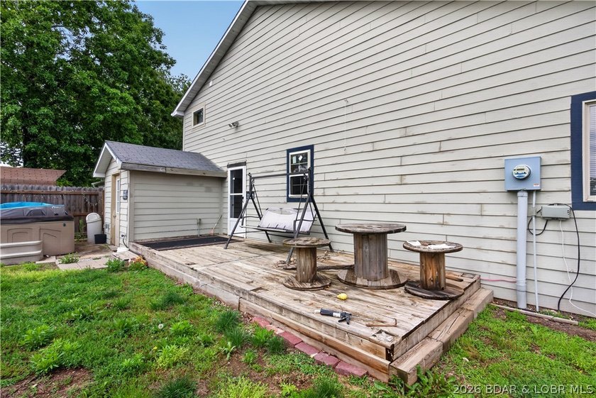 Charming 3-bedroom, 2-bath home located near the Lake of the - photo 48