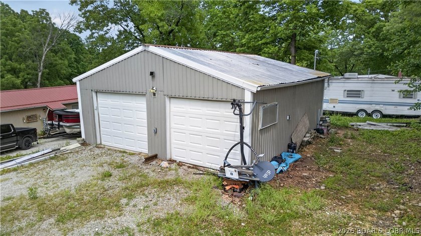 Charming 3-bedroom, 2-bath home located near the Lake of the - photo 50