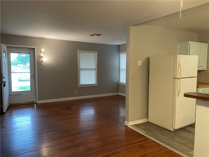 Charming and centrally located, 4426 Wesley Dr offers a - photo 4