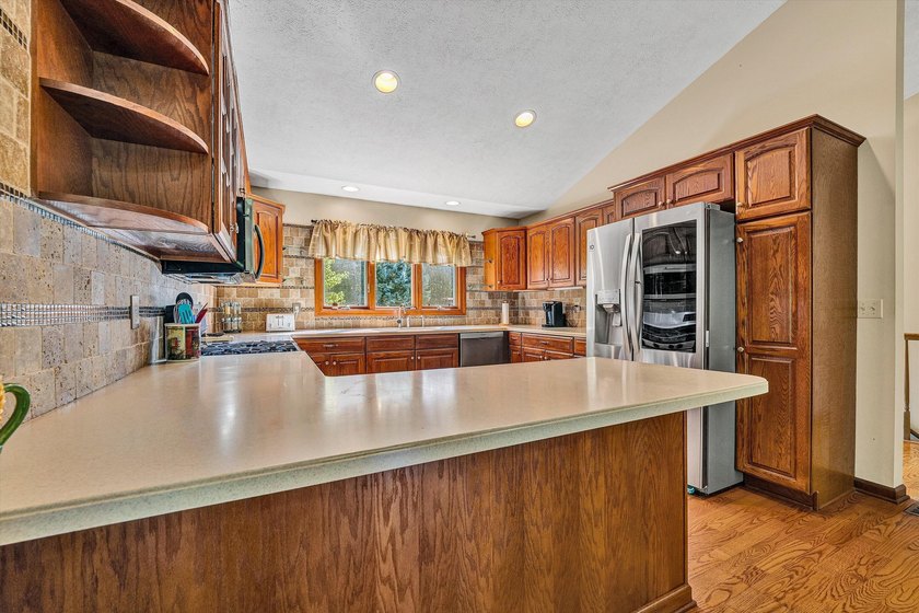 Enjoy access to SML at 400 Harbor Landing Dr.! Whether you're - photo 12