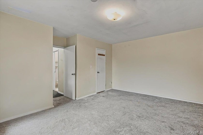Discover comfortable and convenient living in this - photo 14