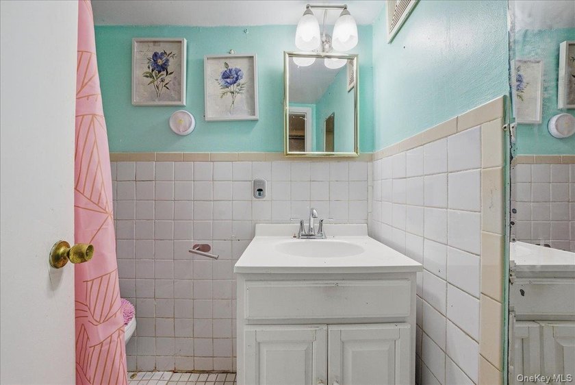 Welcome to 3310 Bouck Ave -- A beautiful maintained single - photo 15