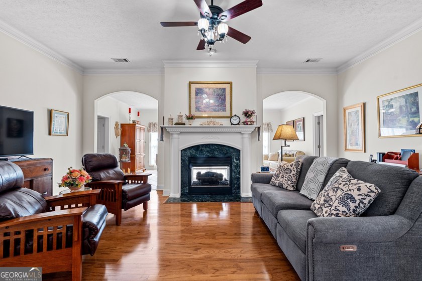 This stunning 4 bedroom, 4 bath home is packed is located in - photo 6
