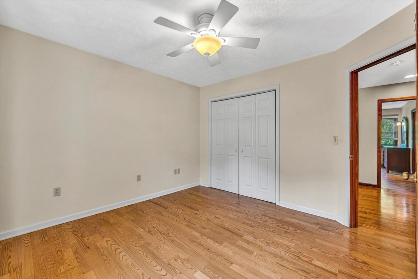 Enjoy access to SML at 400 Harbor Landing Dr.! Whether you're - photo 16