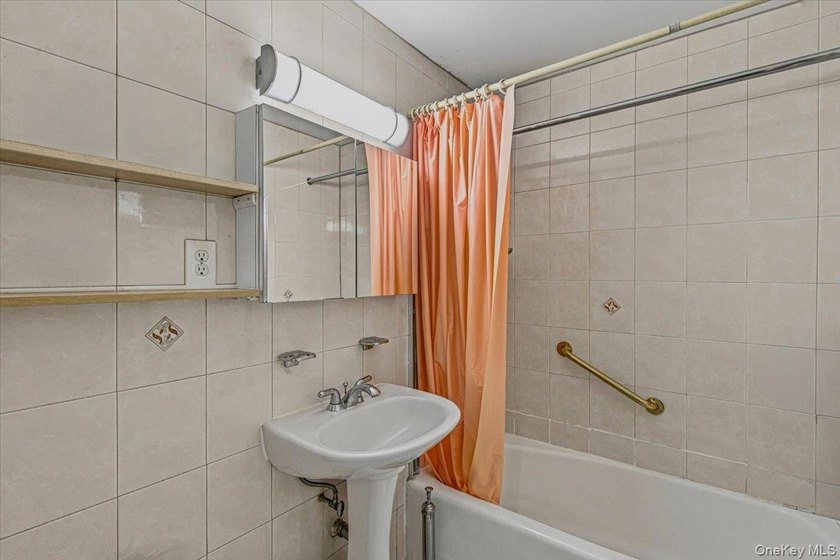 Discover comfortable and convenient living in this - photo 17