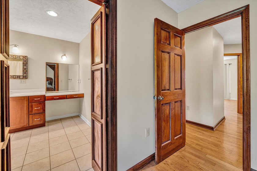 Enjoy access to SML at 400 Harbor Landing Dr.! Whether you're - photo 21