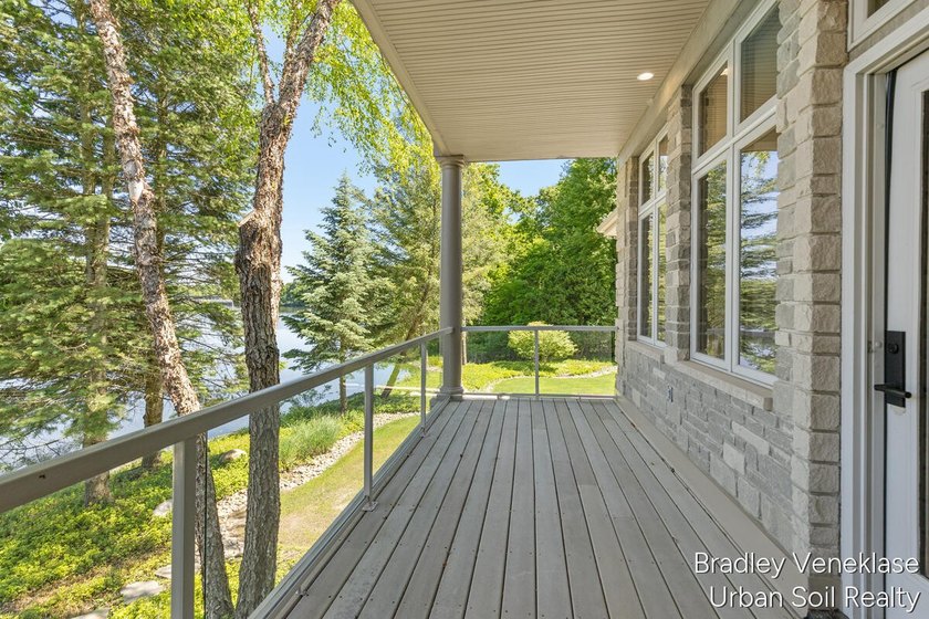 Experience one of the Thornapple River's finest luxury estates - photo 22