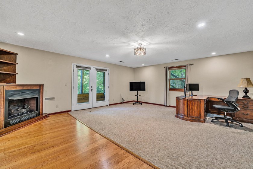 Enjoy access to SML at 400 Harbor Landing Dr.! Whether you're - photo 29