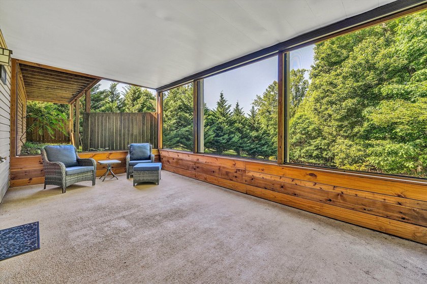 Enjoy access to SML at 400 Harbor Landing Dr.! Whether you're - photo 37