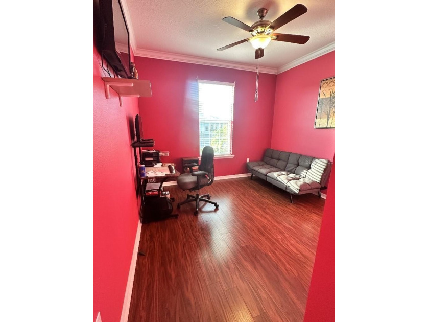 Move in ready and meticulously taken care of 3 bedroom, 2 bath - photo 7
