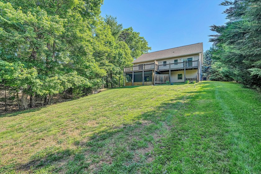 Enjoy access to SML at 400 Harbor Landing Dr.! Whether you're - photo 40