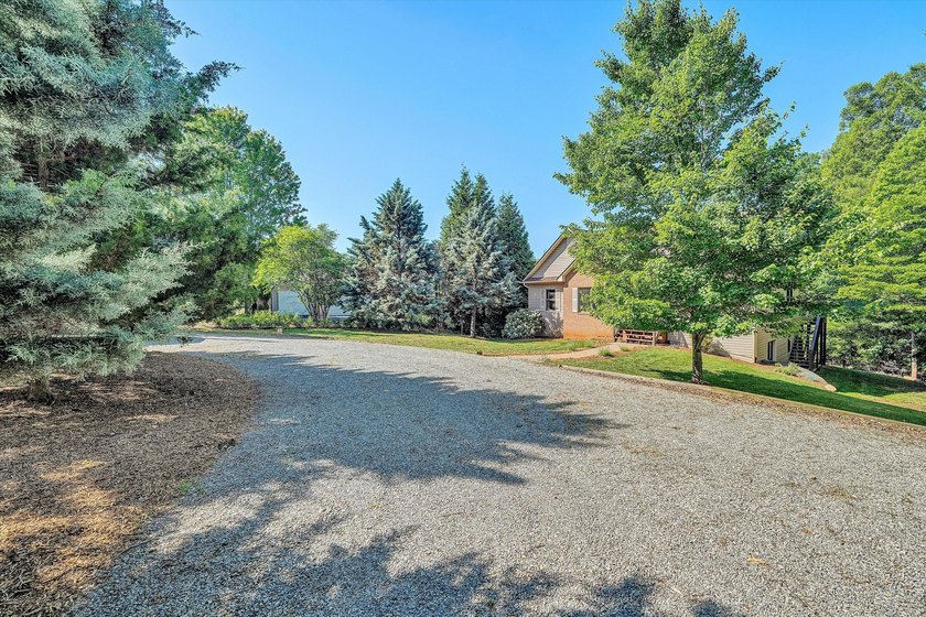 Enjoy access to SML at 400 Harbor Landing Dr.! Whether you're - photo 41