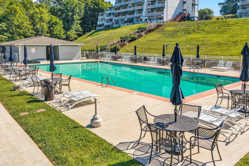 Enjoy access to SML at 400 Harbor Landing Dr.! Whether you're - photo 48