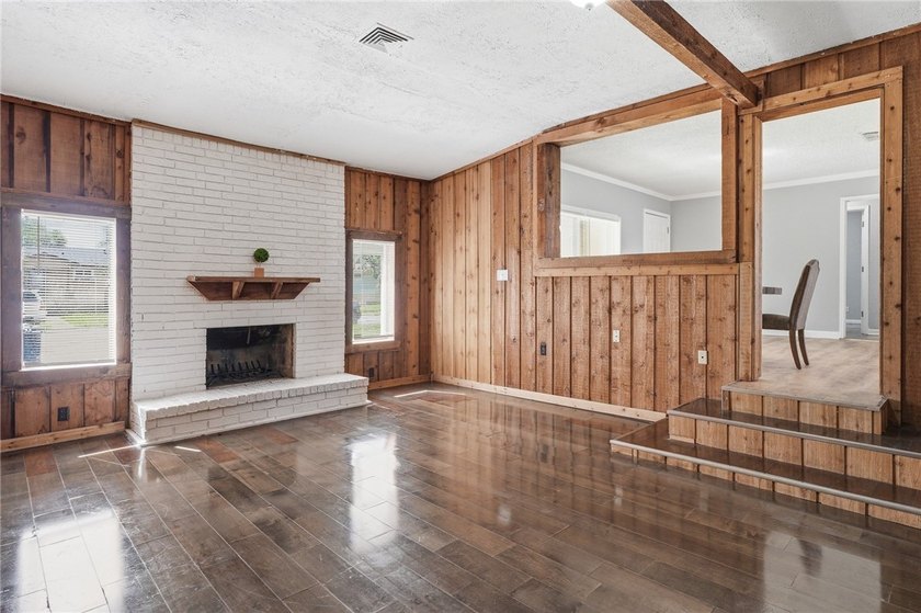 Charming and spacious 3-bedroom home offering 1,687 square feet - photo 10